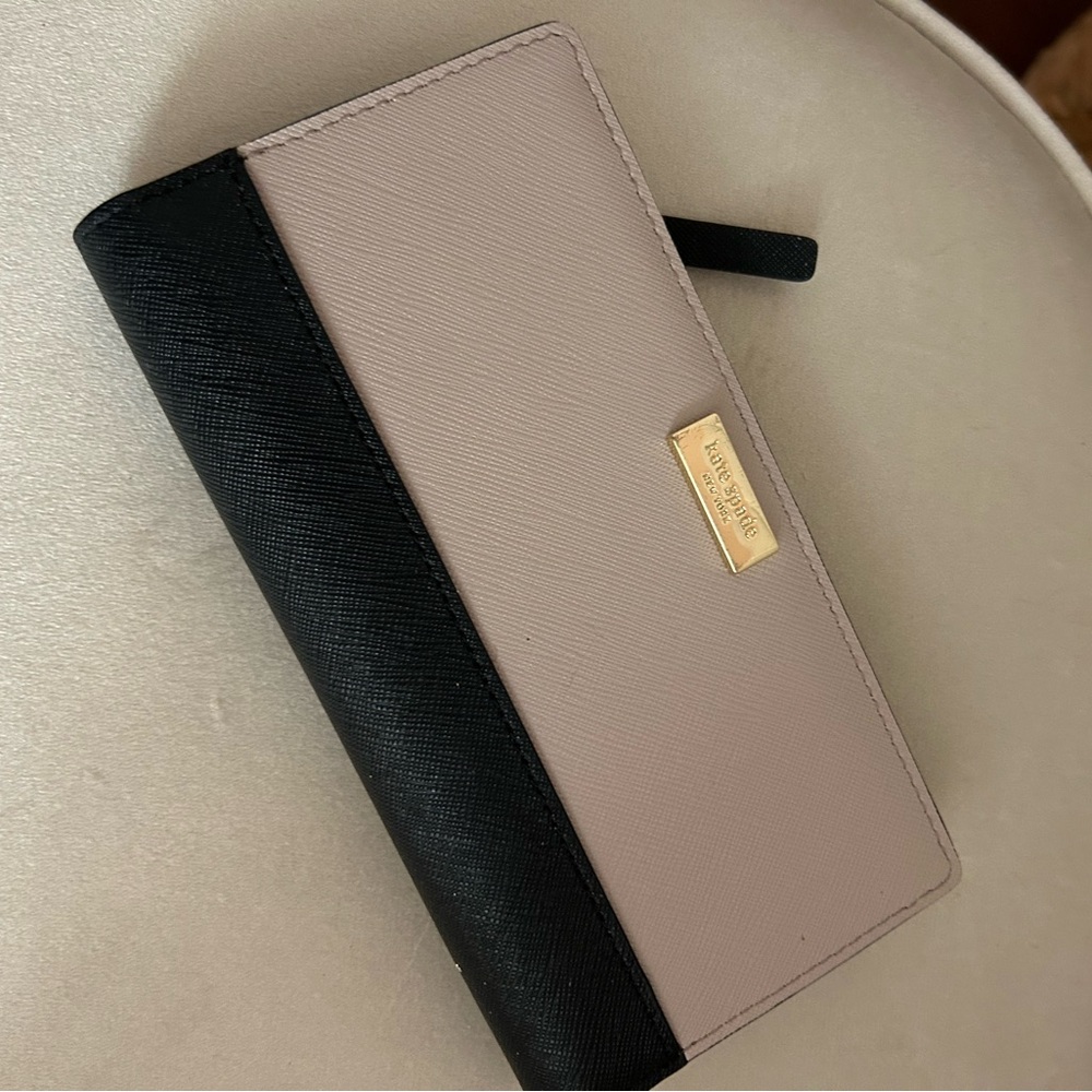 Kate Spade Black and Cream Wallet Modern Minimalist Design - Picture 1 of 2